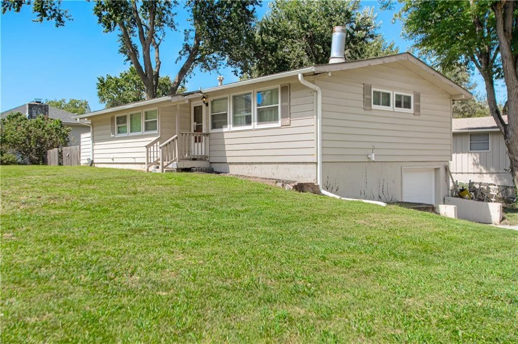 6904 NW Belvidere Parkway — photo 33