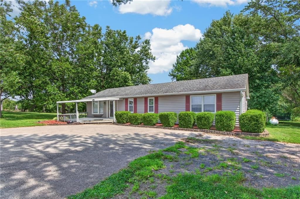 21405 S Harper Road — photo 3