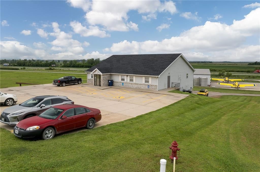 1423 Hwy 59 — photo 2