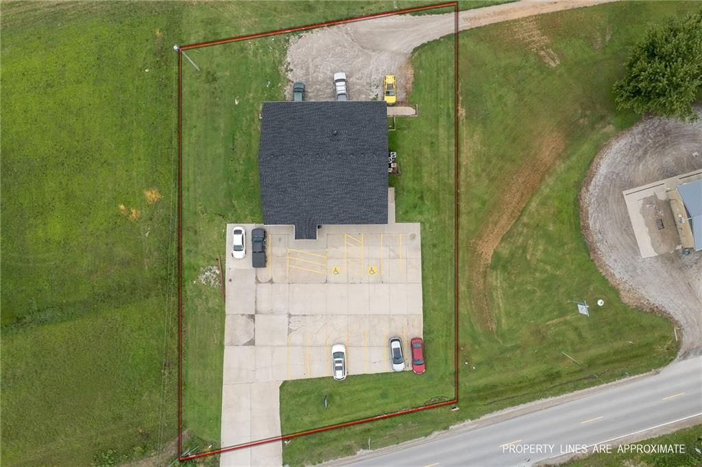 1423 Hwy 59 — photo 9