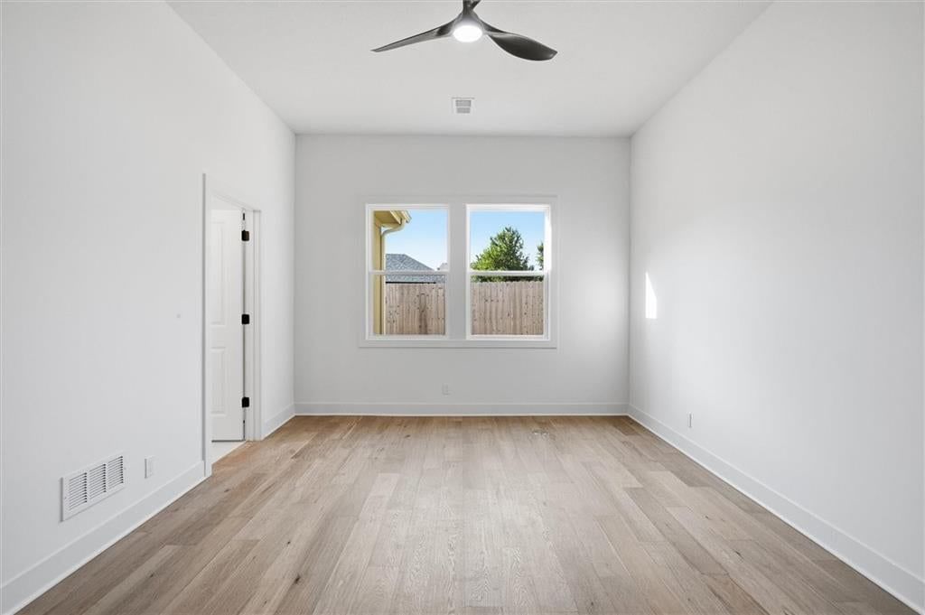 Photo 9 of 27 - 21043 S 225th Street, Spring Hill, KS 66083