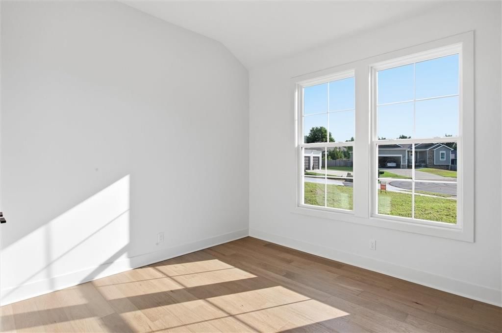 Photo 17 of 27 - 21043 S 225th Street, Spring Hill, KS 66083