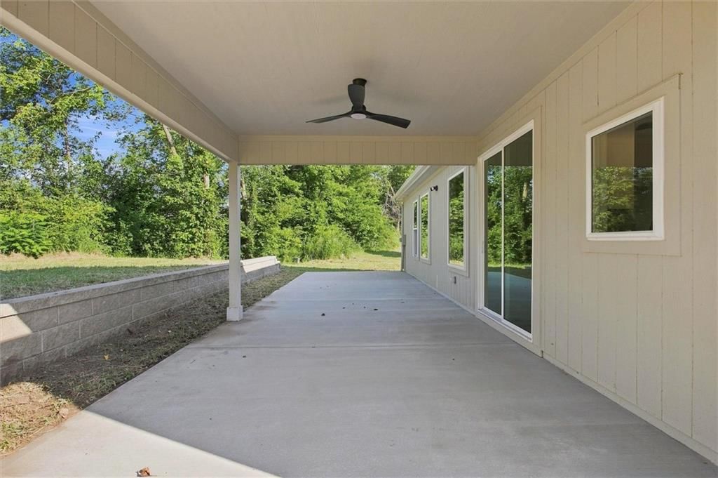 Photo 23 of 27 - 21043 S 225th Street, Spring Hill, KS 66083
