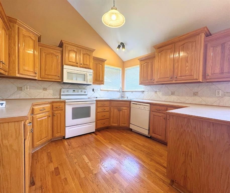 1301 Sawgrass Drive, Grain Valley, MO: listing photo 3