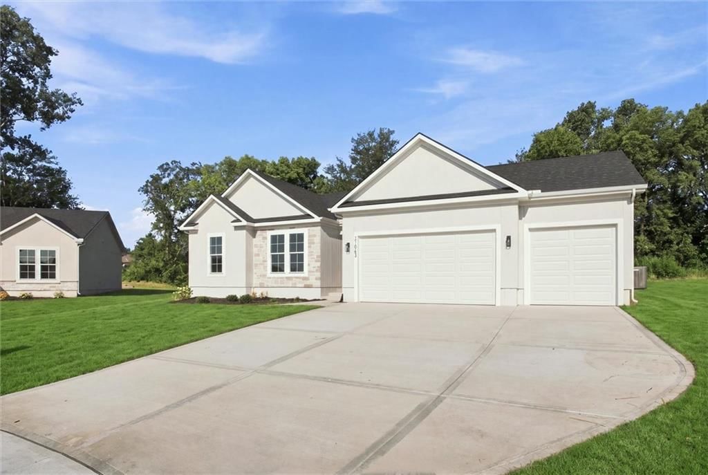 21063 W 225th Street, Spring Hill, KS: listing photo 3