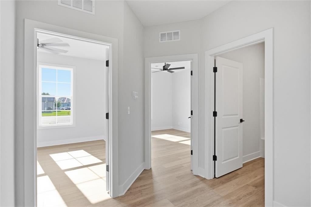 Photo 12 of 26, 21063 W 225th Street, Spring Hill, KS 66083