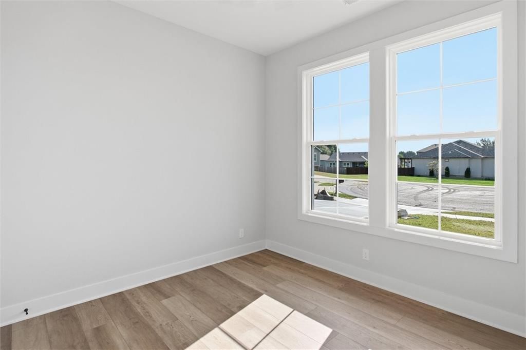 Photo 13 of 26, 21063 W 225th Street, Spring Hill, KS 66083