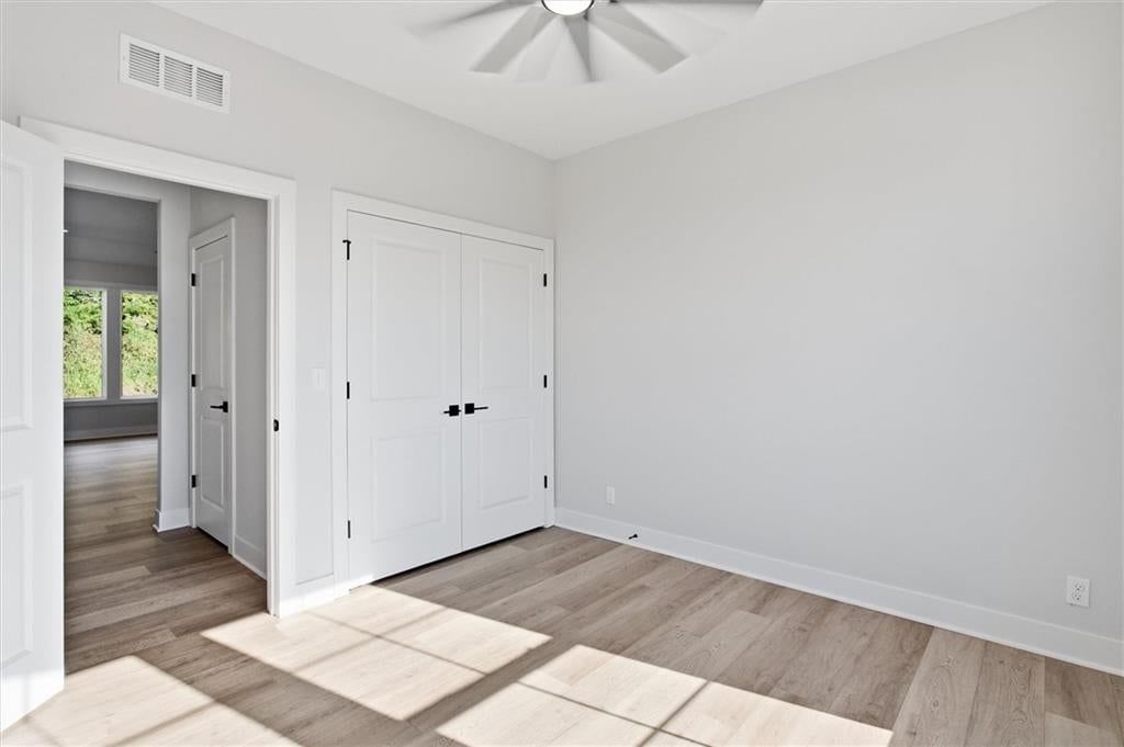 Photo 14 of 26 - 21063 W 225th Street, Spring Hill, KS 66083