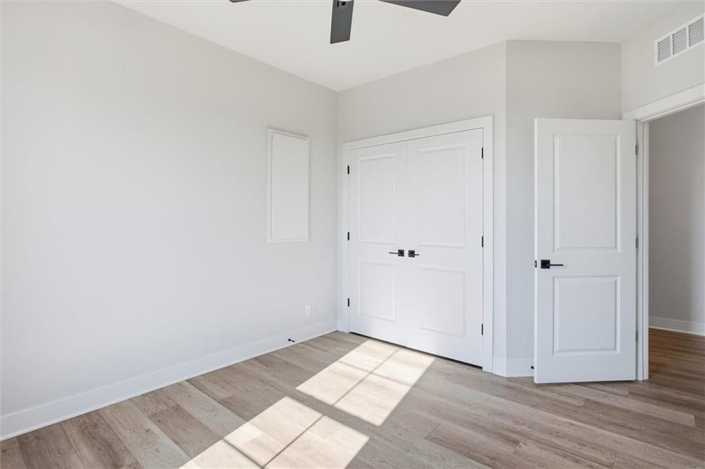 Photo 16 of 26 - 21063 W 225th Street, Spring Hill, KS 66083