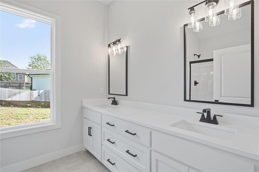 Photo 22 of 26 - 21063 W 225th Street, Spring Hill, KS 66083