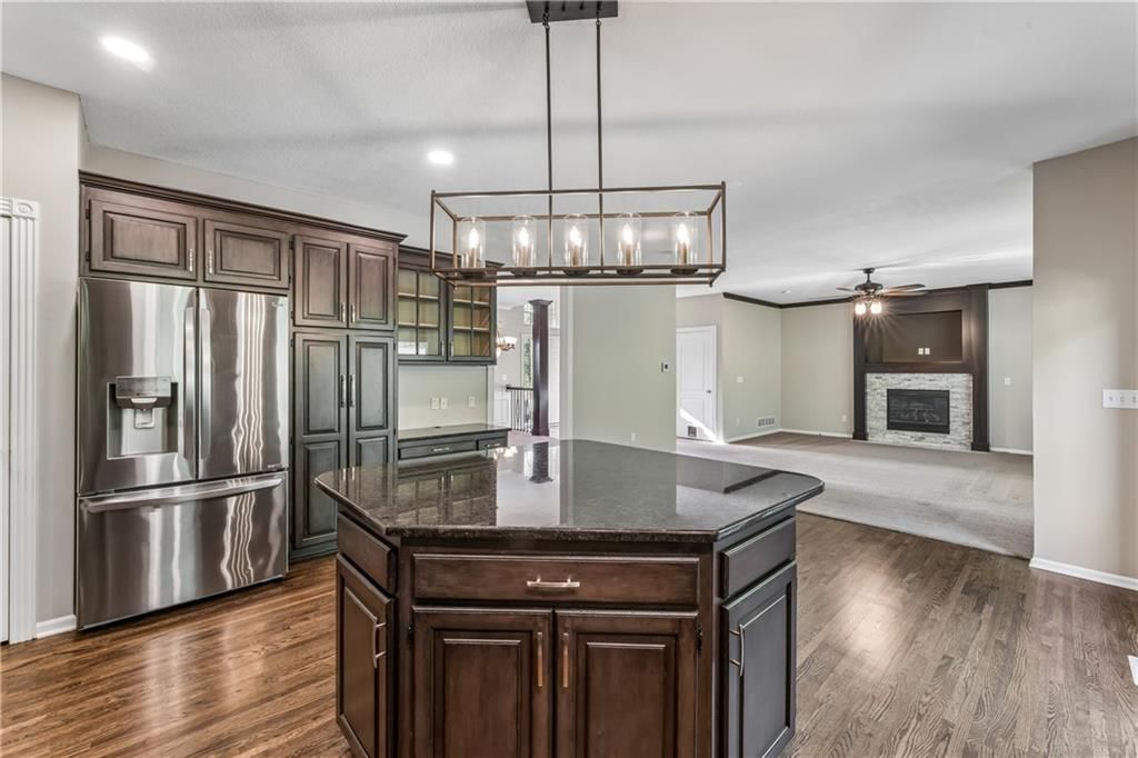 Photo 17 of 62 - 12178 S PRAIRIE CREEK Parkway, Olathe, KS 66062