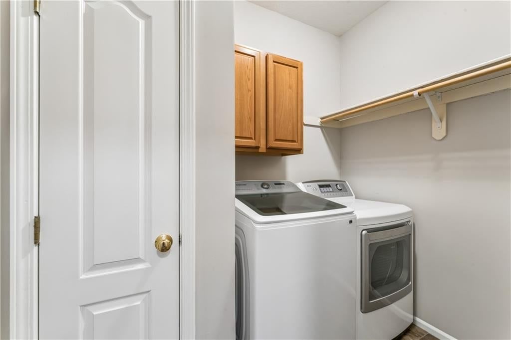 Photo 25 of 62 - 12178 S PRAIRIE CREEK Parkway, Olathe, KS 66062