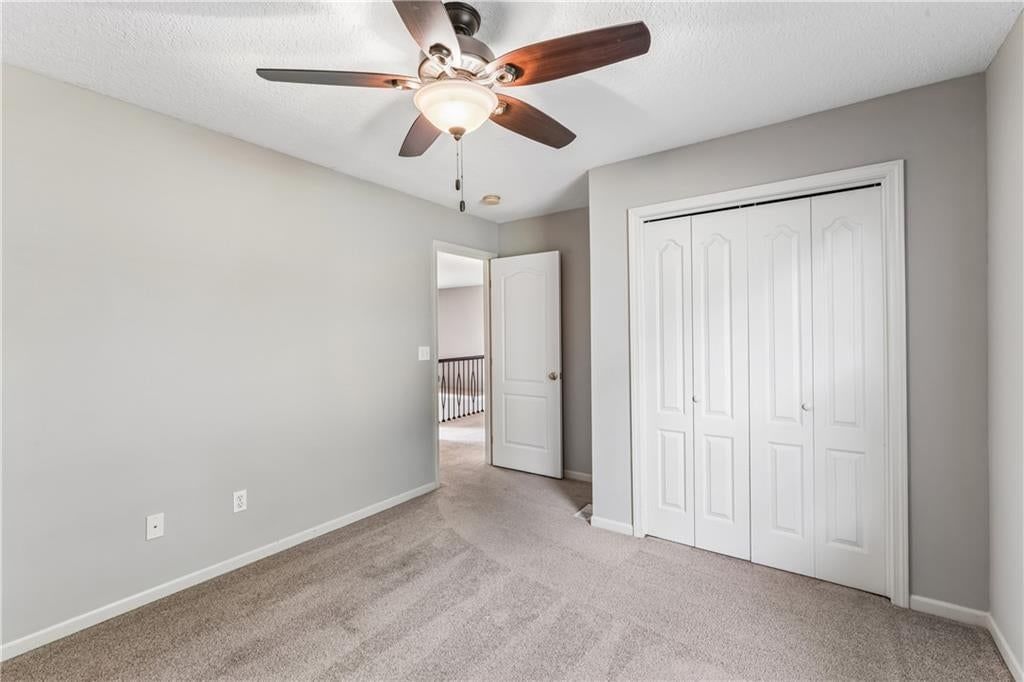 Photo 42 of 62 - 12178 S PRAIRIE CREEK Parkway, Olathe, KS 66062