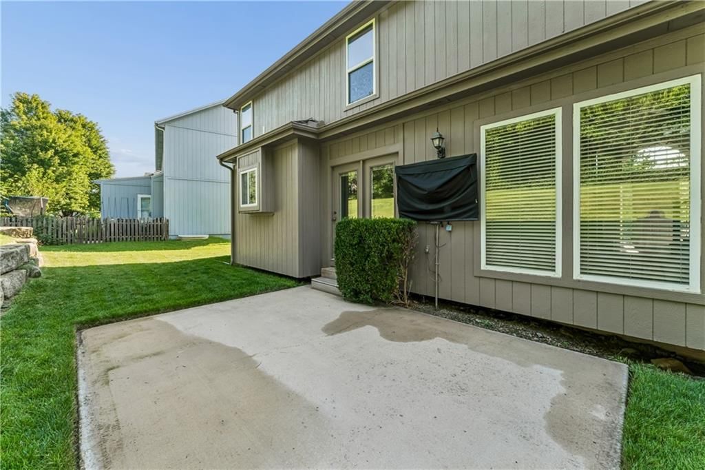 Photo 59 of 62 - 12178 S PRAIRIE CREEK Parkway, Olathe, KS 66062