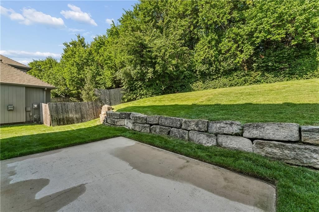 Photo 61 of 62 - 12178 S PRAIRIE CREEK Parkway, Olathe, KS 66062