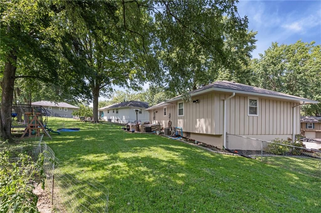 508 NE Grant Drive — photo 24