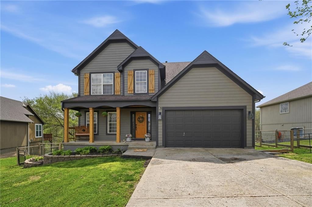 215 E Whispering Hills Boulevard, Lone Jack, MO