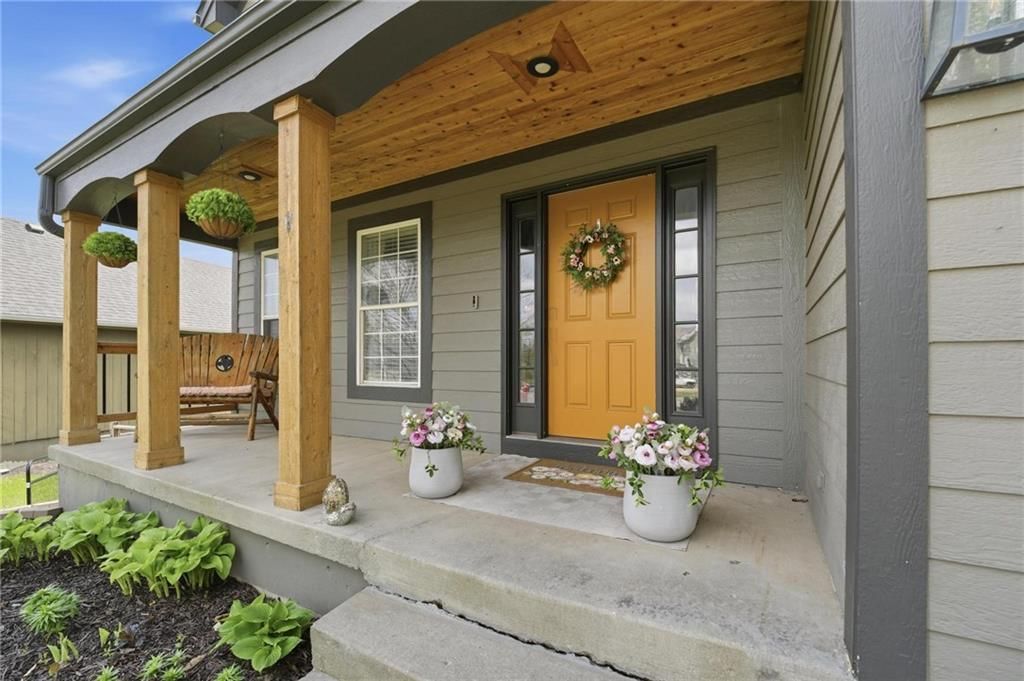 Photo 28 of 28 - 215 E Whispering Hills Boulevard, Lone Jack, MO 64070