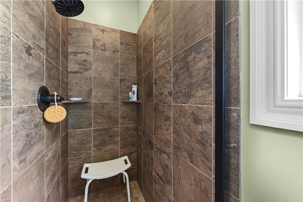 408 E 31st Avenue — photo 30