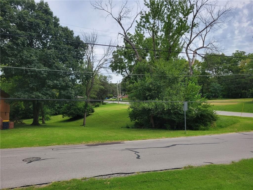 8132 E 74th Street — photo 3