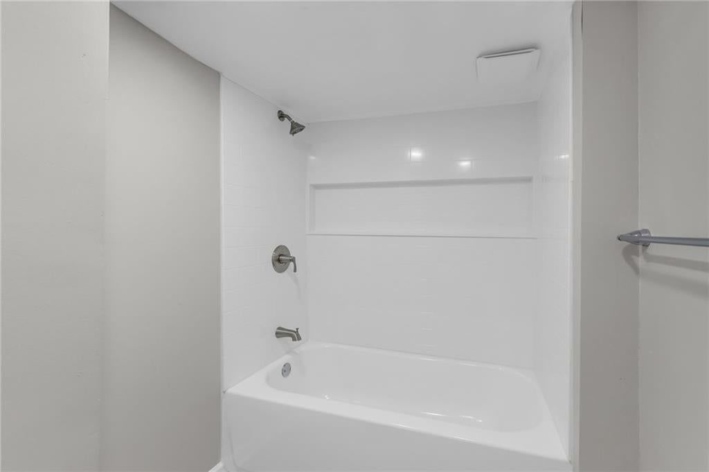 5208 E 8th Street — photo 23