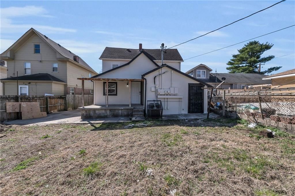 5208 E 8th Street — photo 28