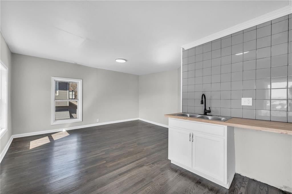 5208 E 8th Street — photo 33