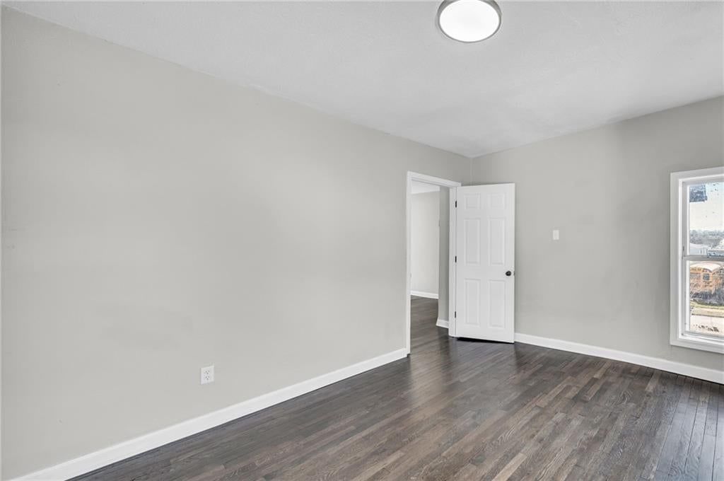 5208 E 8th Street — photo 35