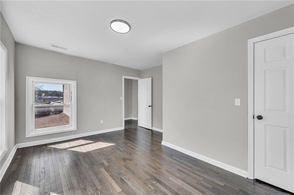 5208 E 8th Street — photo 37