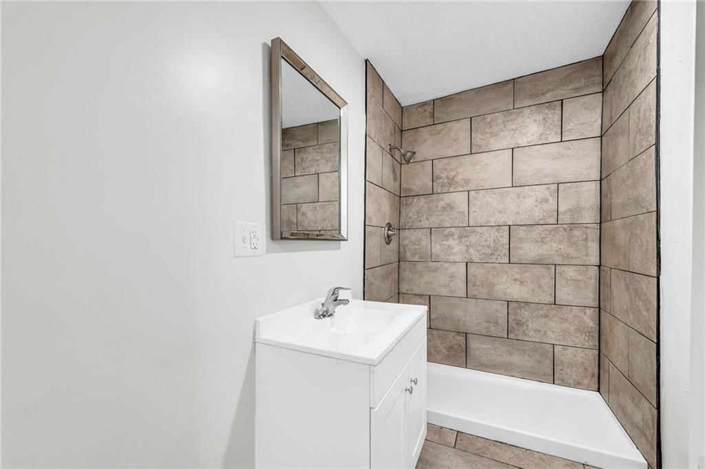 5208 E 8th Street — photo 38