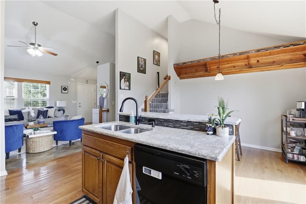 590 S Pine Street — photo 14