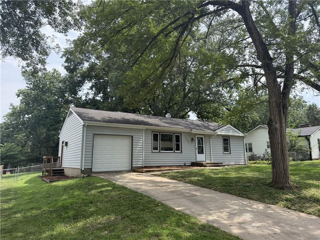 8829 N Holmes Street, Kansas City, MO