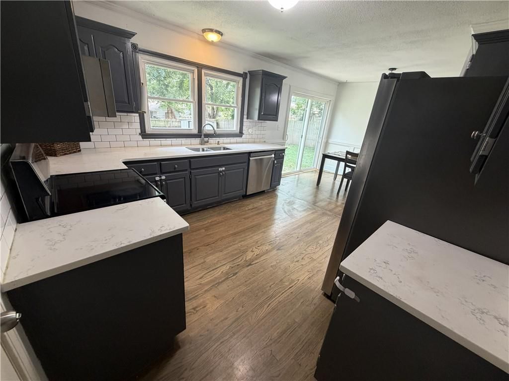 8829 N Holmes Street — photo 9