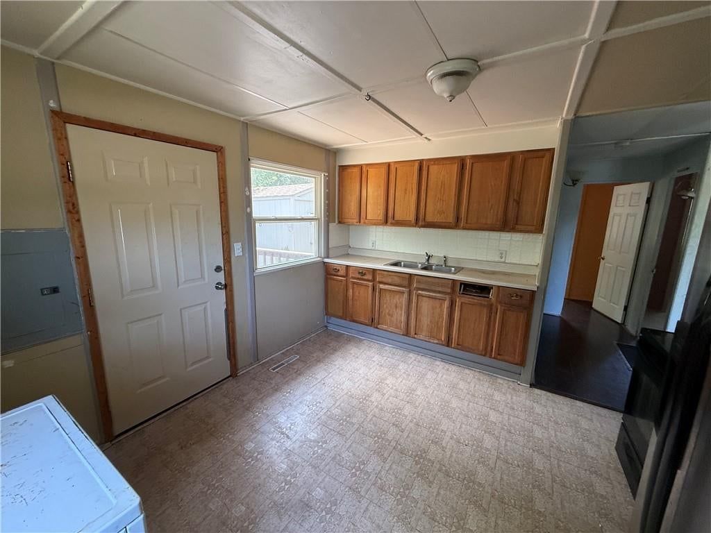 4529 N Forest Avenue — photo 3