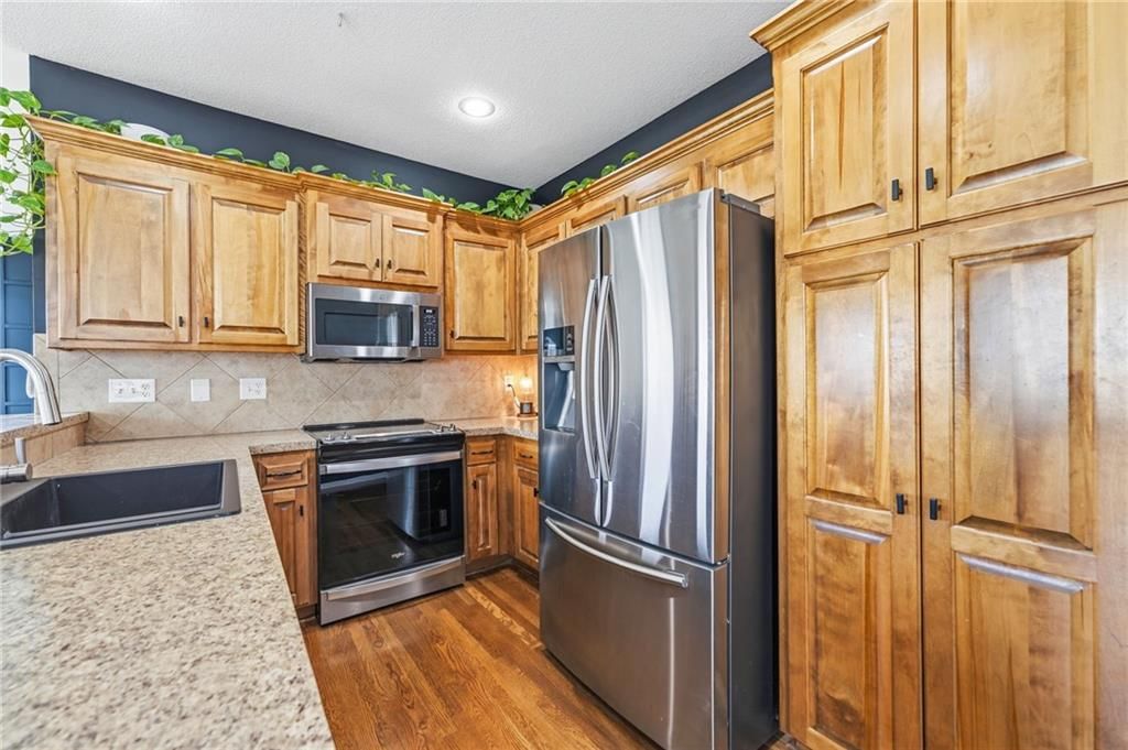 16912 Summit Drive — photo 13