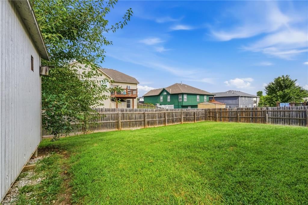 16912 Summit Drive — photo 35