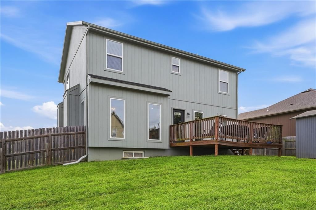 16912 Summit Drive — photo 38