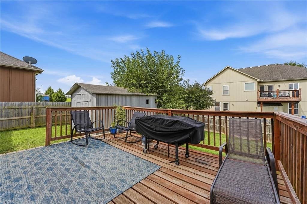 16912 Summit Drive — photo 39