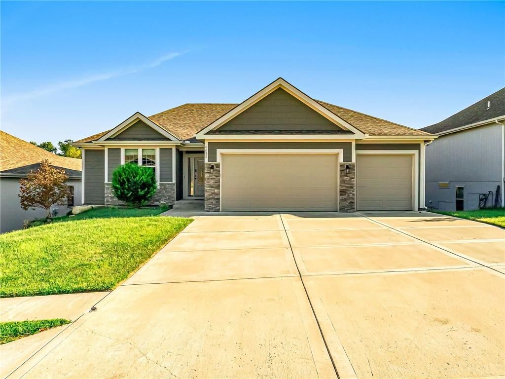 8615 NW 74th Terrace, Kansas City, MO: listing photo 2