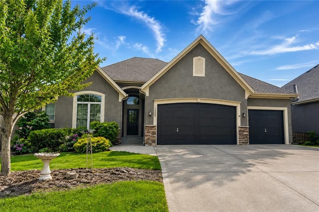 16548 S Marais Drive, Olathe, KS