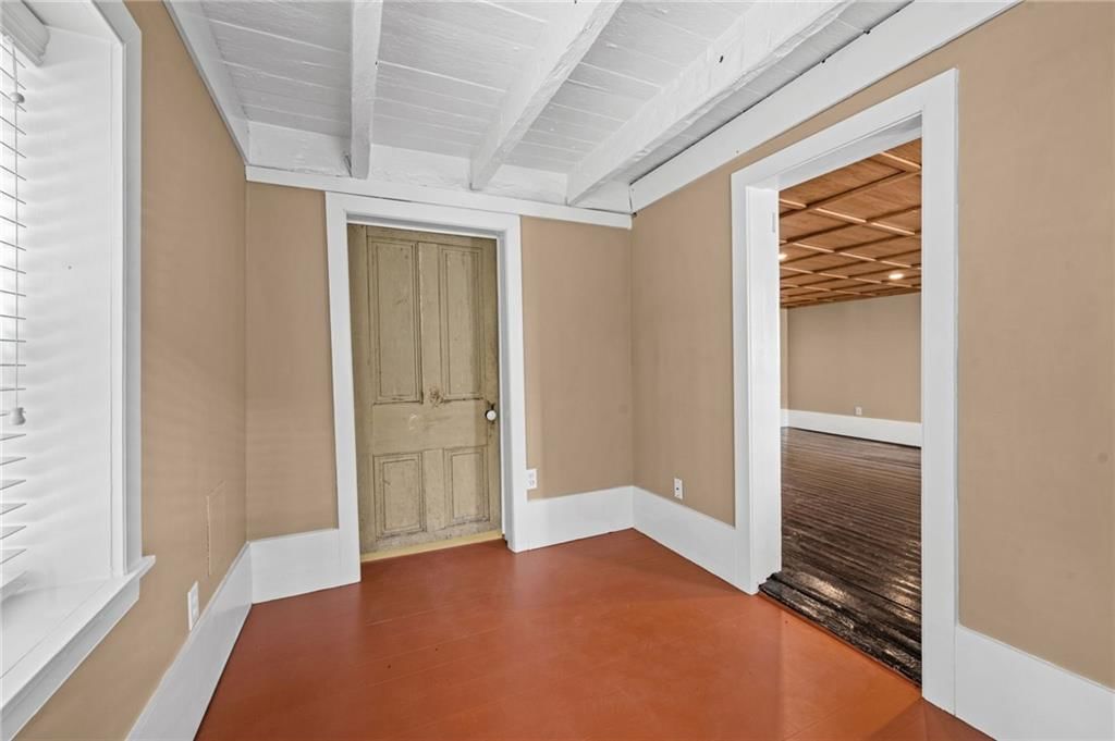 Photo 23 of 33 - 633 Main Street, Weston, MO 64098