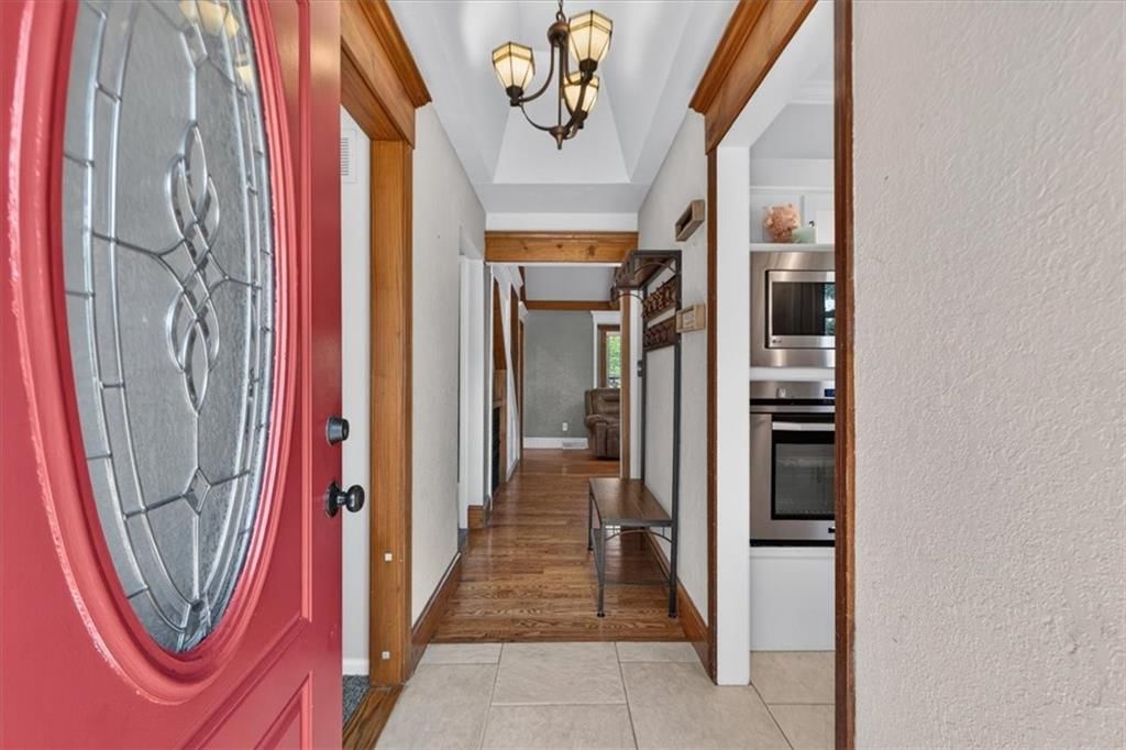 315 S Peculiar Drive — photo 4