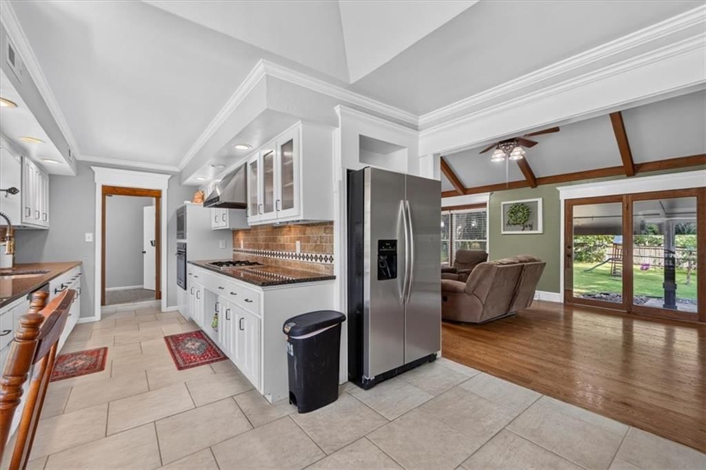 315 S Peculiar Drive — photo 13
