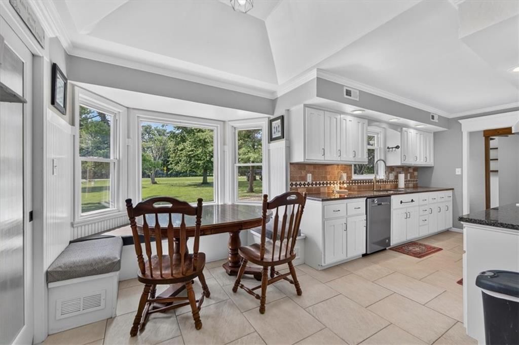 315 S Peculiar Drive — photo 14