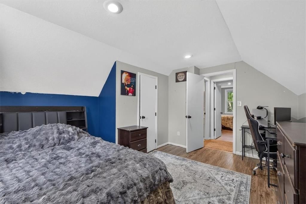 315 S Peculiar Drive — photo 32
