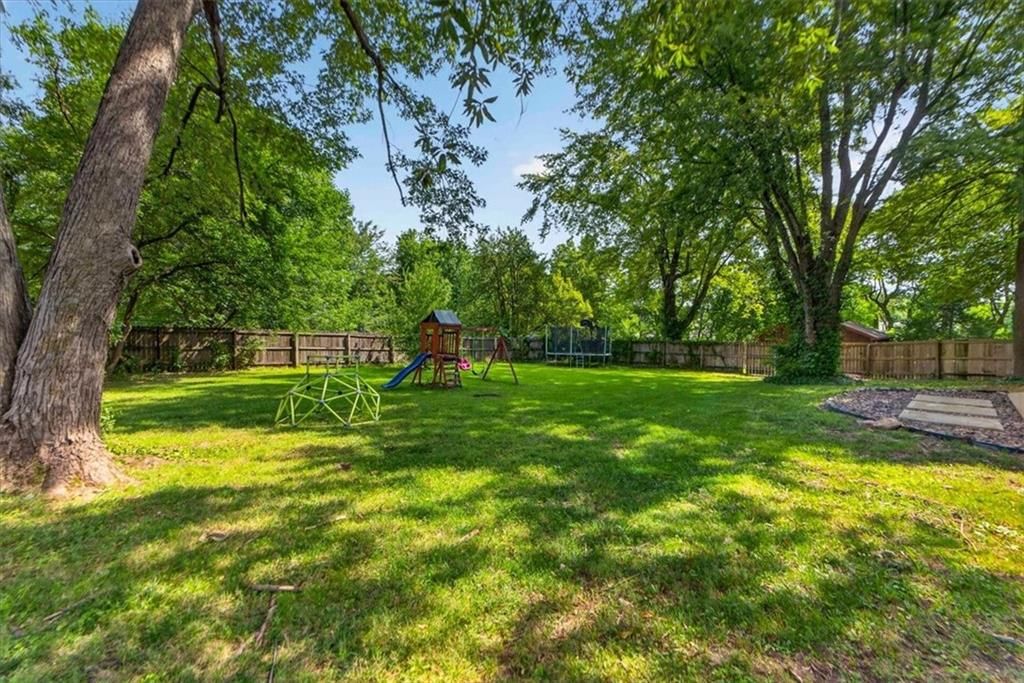 315 S Peculiar Drive — photo 48