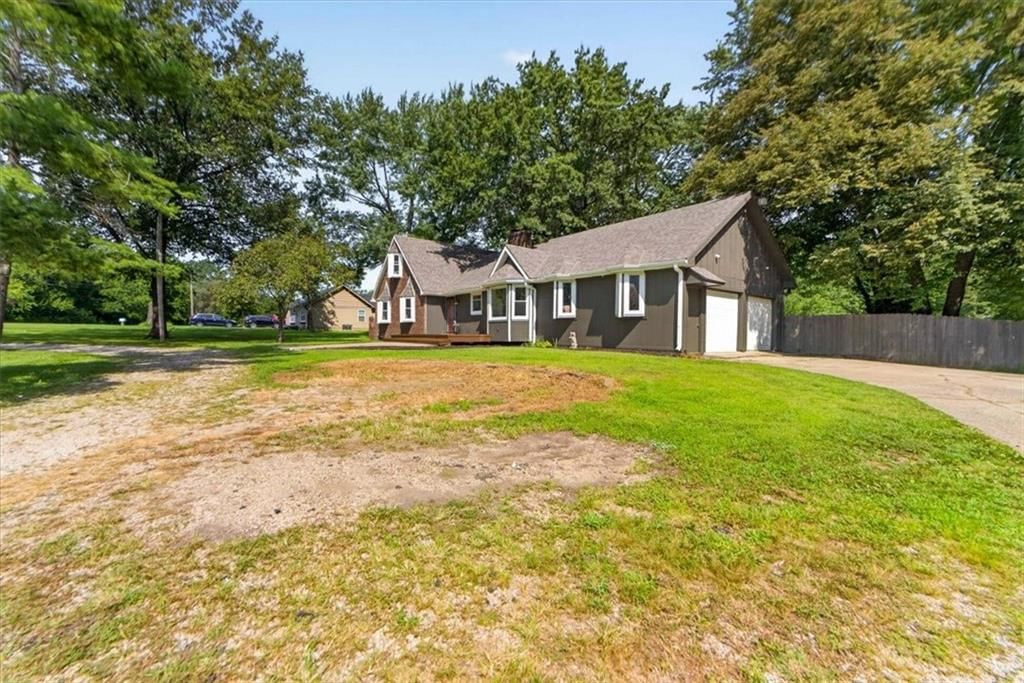 315 S Peculiar Drive — photo 54