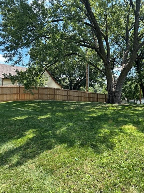 Photo 29 of 36 - 920 N 14th Street, Leavenworth, KS 66048