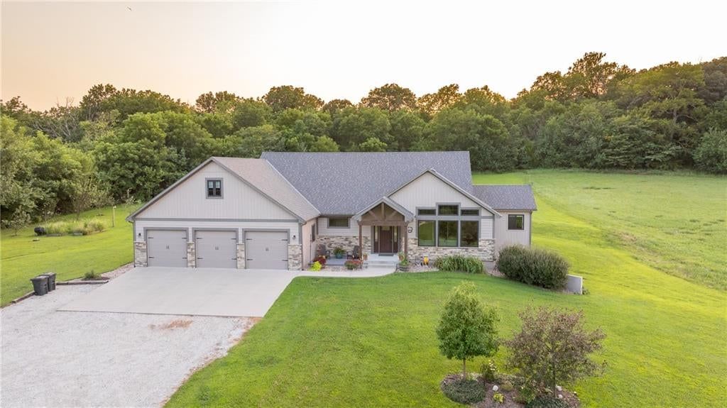 36920 Edgerton Road, Osawatomie, KS: listing photo 3