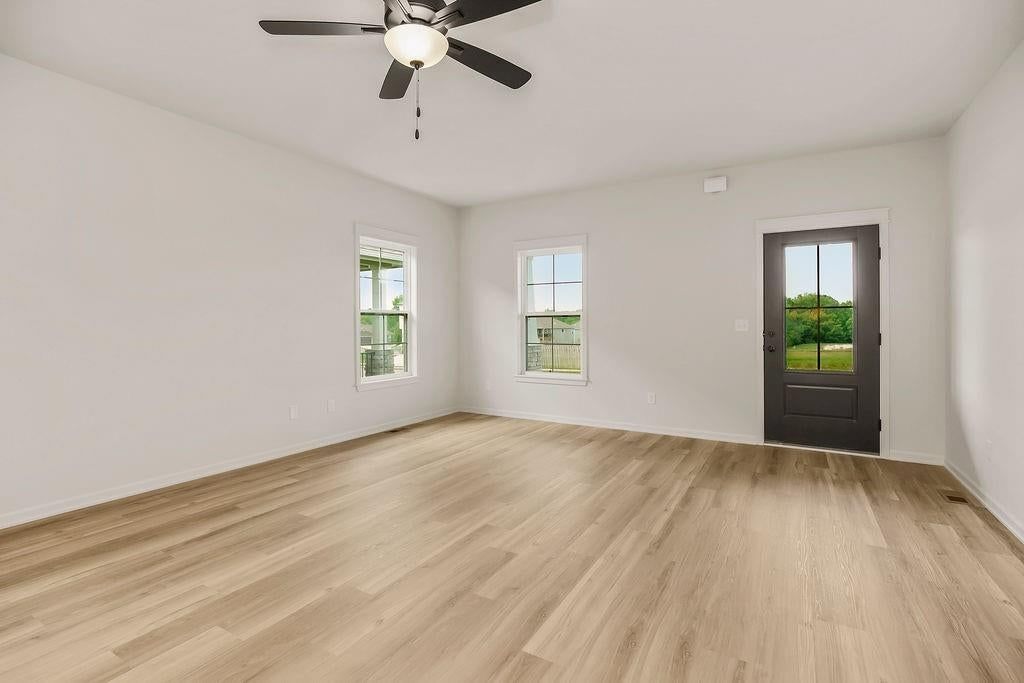 1600 Cottonwood Creek Avenue — photo 3
